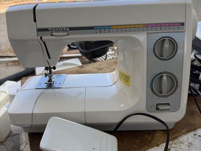 Toyota Household Sewing Machine with Foot Pedal