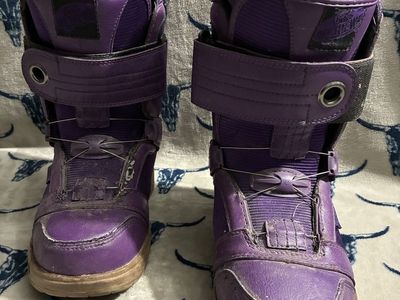 Vans Kira Women’s Snowboard Boots – Size 8 – Purple – BOA