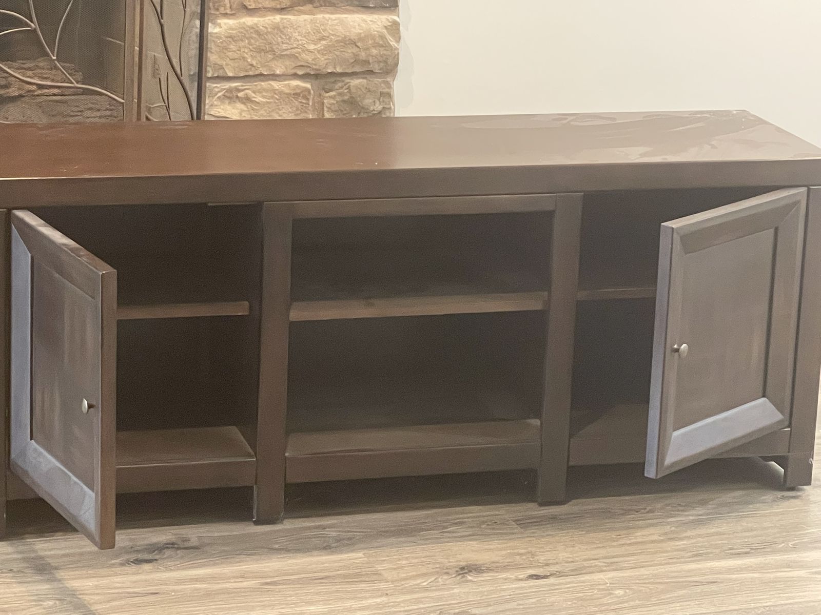 HQ TV stand
