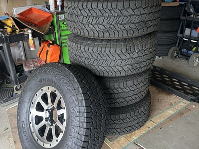 Hankook Dynapro AT2 Xtreme lt 315-70r17 Tires with 17-inch Wheels - Set of 5
