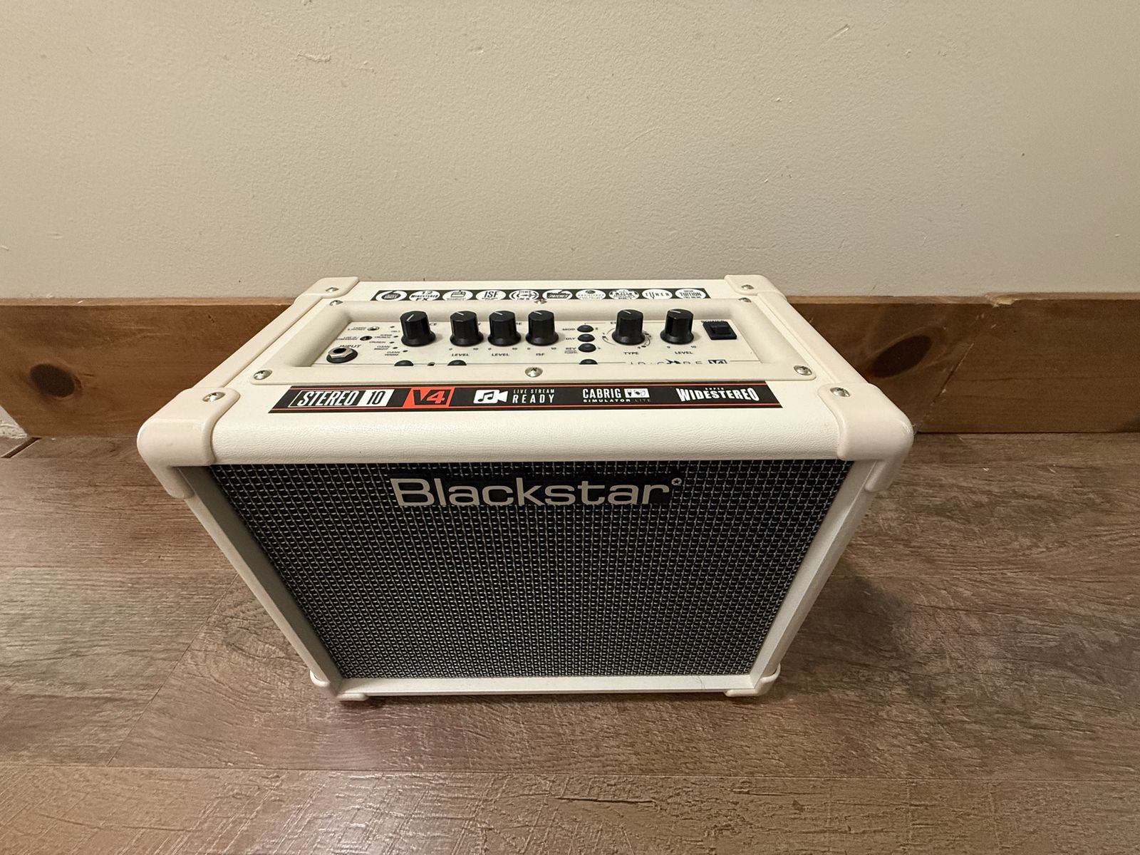 Blackstar ID:Core Stereo 10 V4 Guitar Amplifier - Limited Edition White