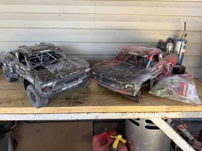 Arrma Mojave EXB