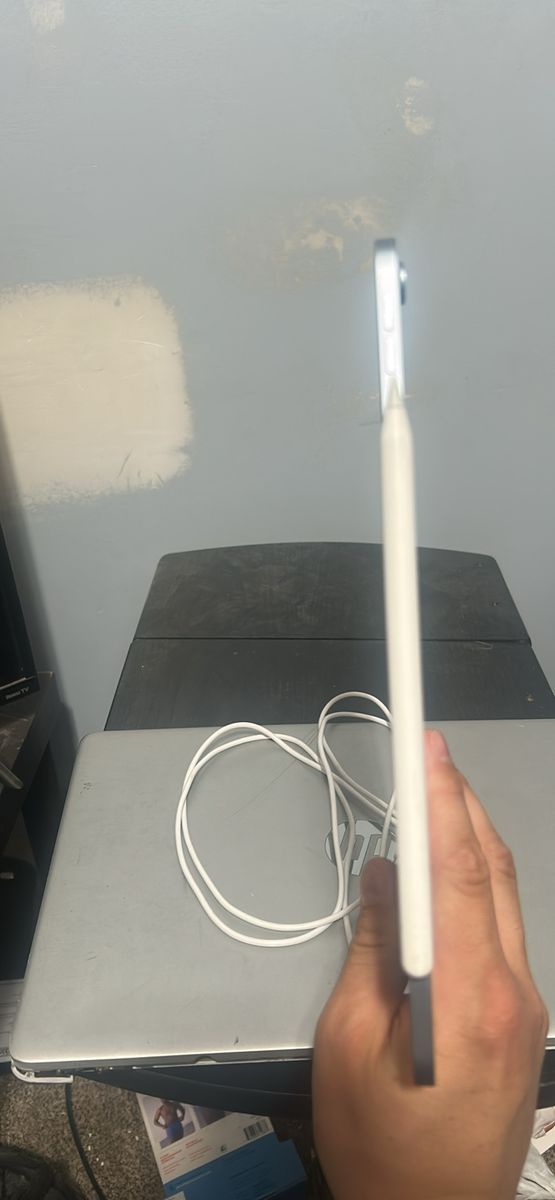 Main image 6