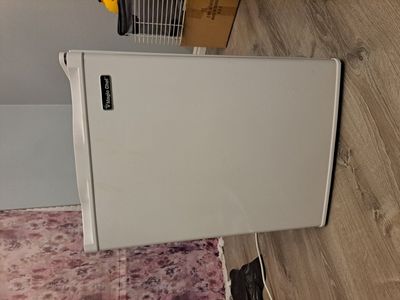 Magic Chef mini fridge