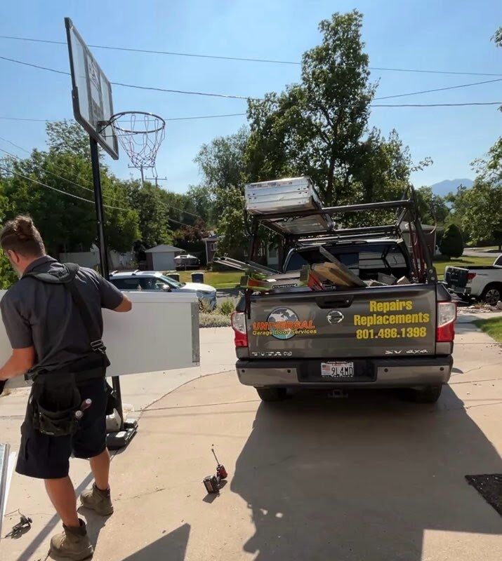 Universal Garage Door | New Garage Installation | Garage Door Repair | Spring Replacement | Tune-ups