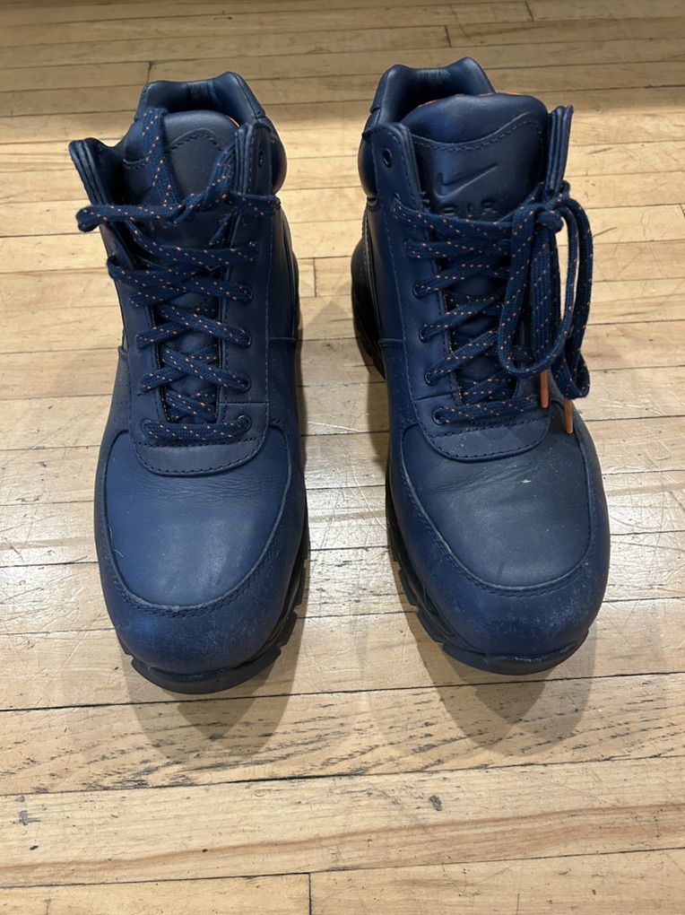 Nike Air High Top Hiking Boot