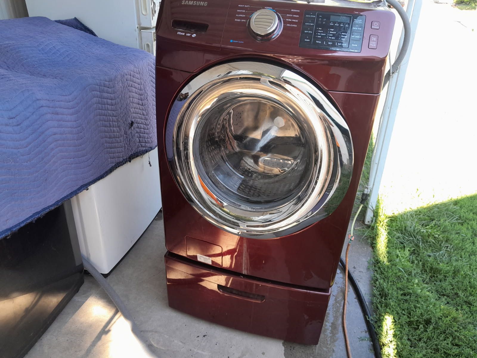 Nice Samsung Front Load Washer with Pedestal Drawer