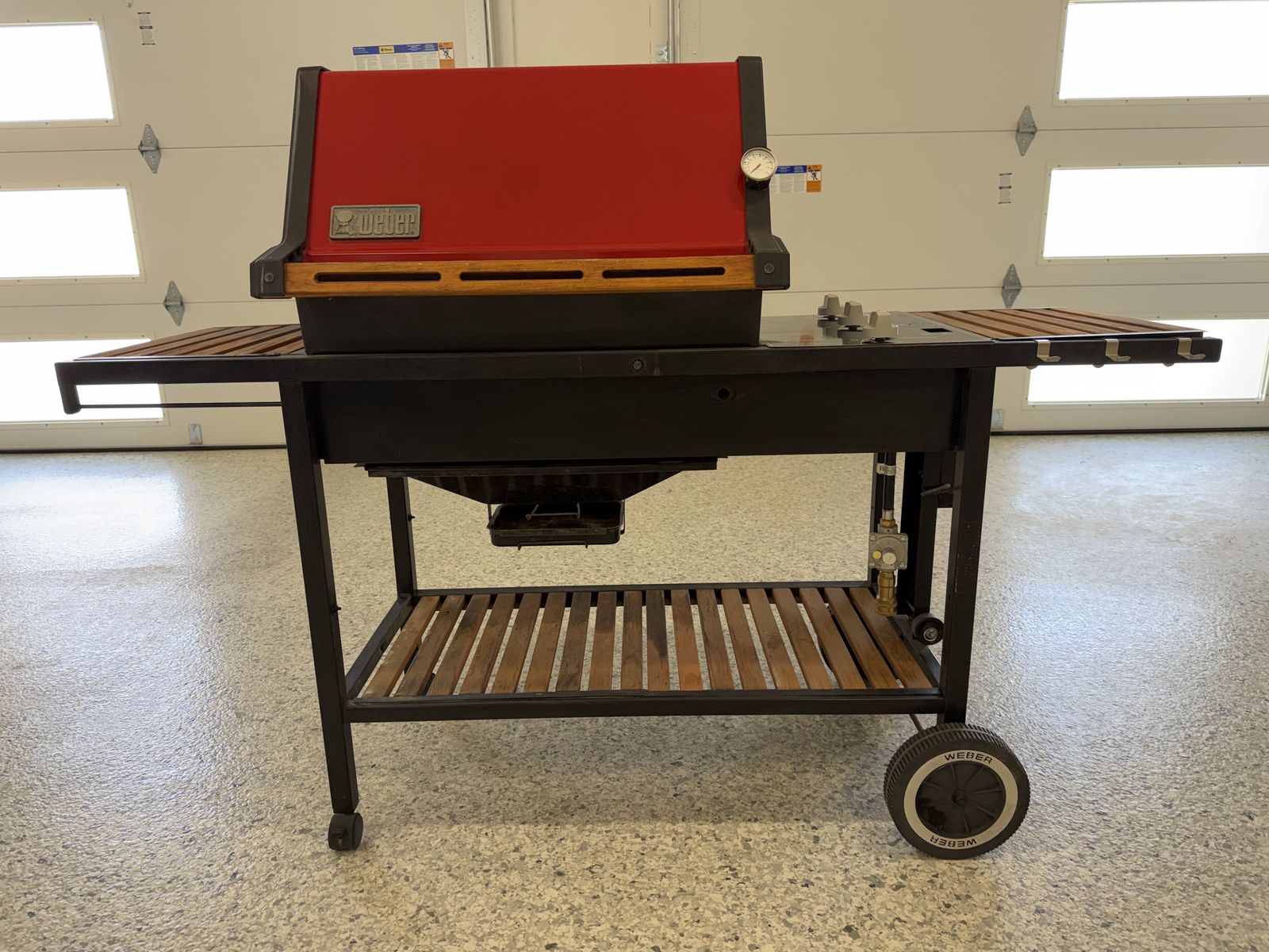 Classic Weber Genesis NG Grill plus Griddle
