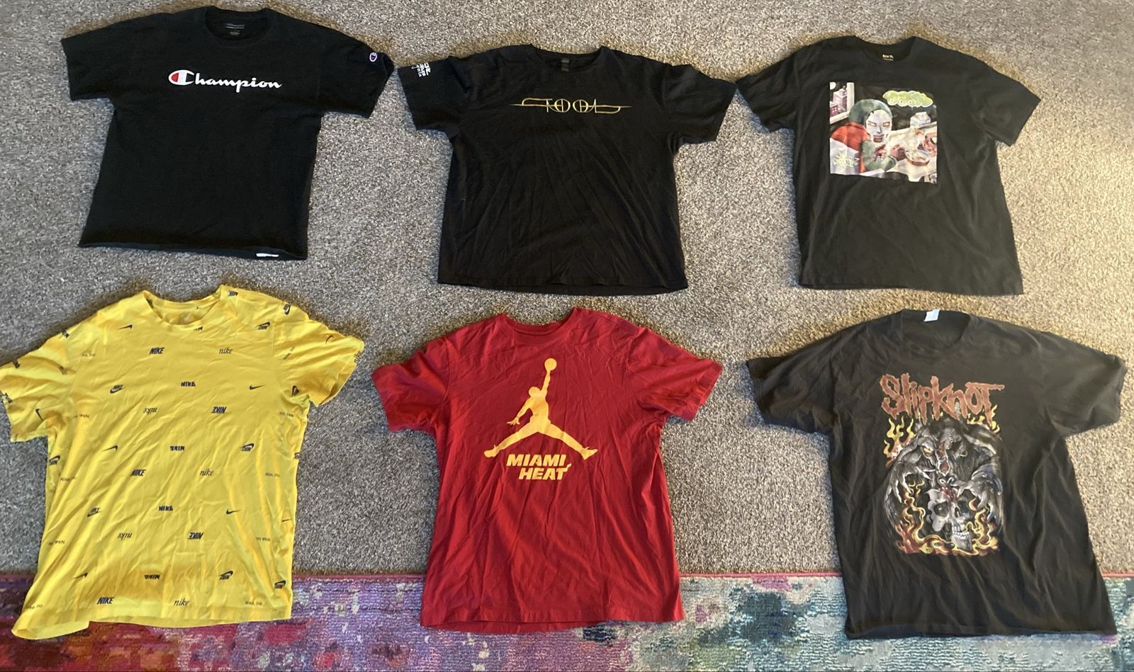 Assorted Men’s Graphic Tees, size XL - L