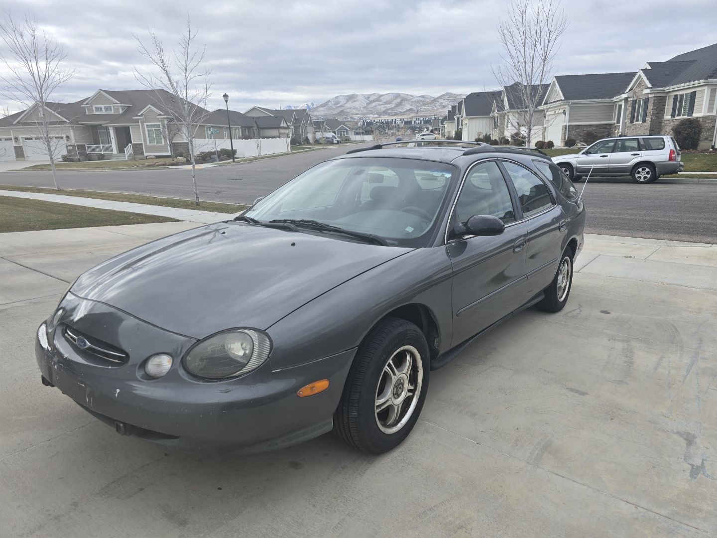 1999 Ford Taurus SE