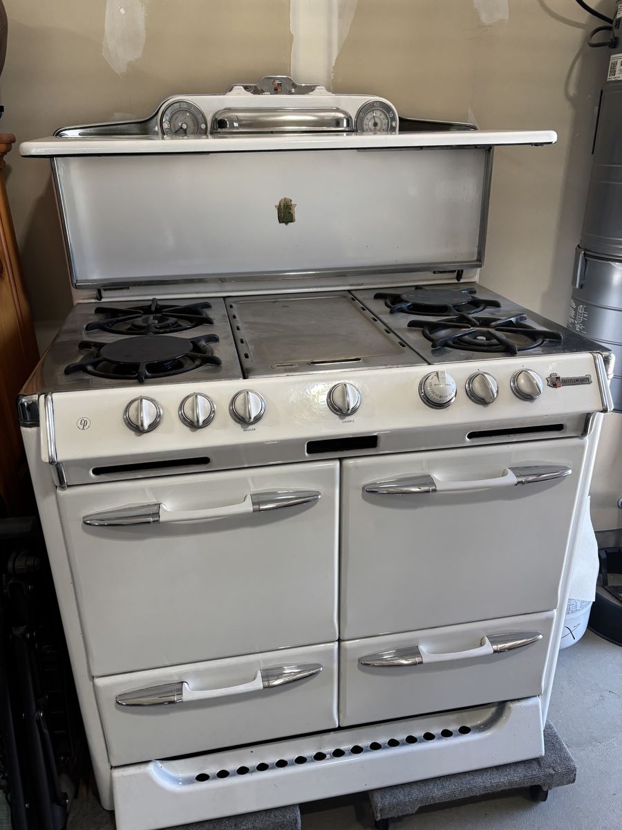 Vintage O'Keefe & Merritt Stove
