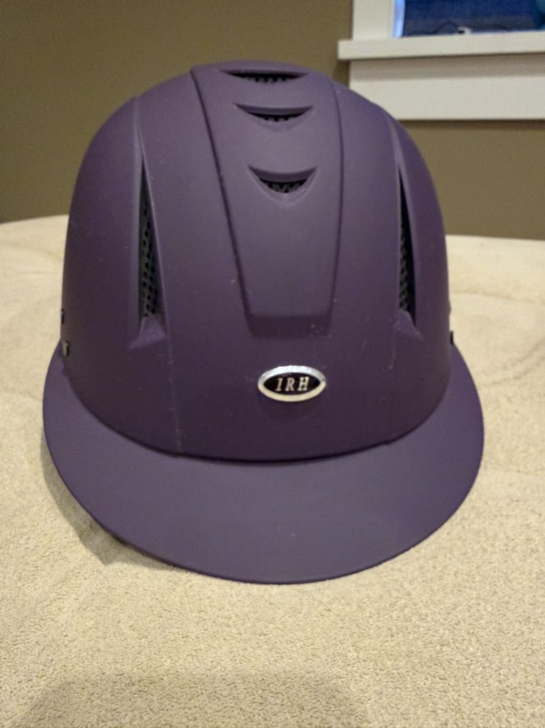 Horseback riding helmet