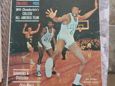 Complete Sports Basketball 1961-62 Vol. 1 No. 10 Magazine Bill Russell