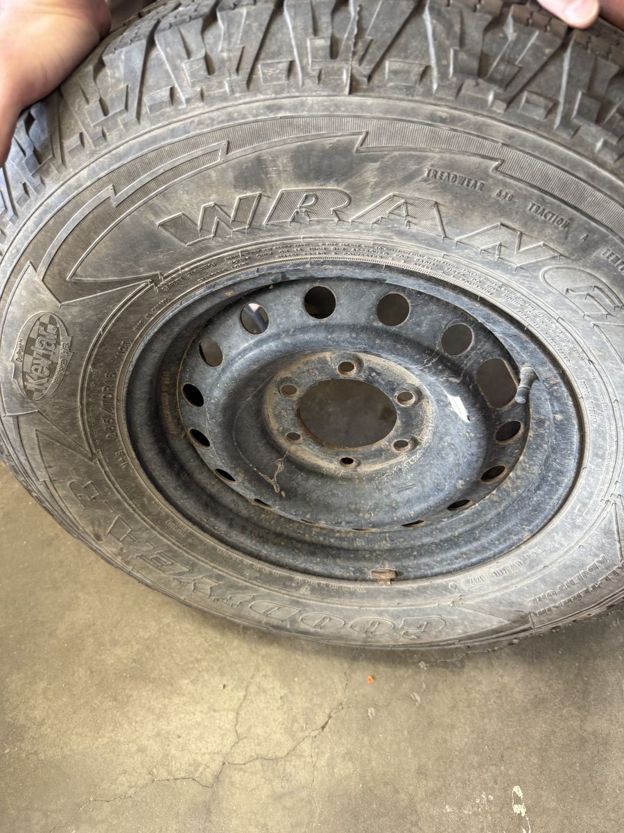 GoodYear Wrangler 265/70 R16 Titr With Rim