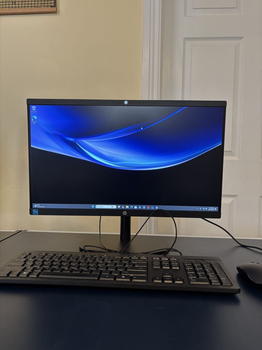 HP 22" All-in-One PC - Core i3, 8GB RAM, 256GB SSD, Windows 11