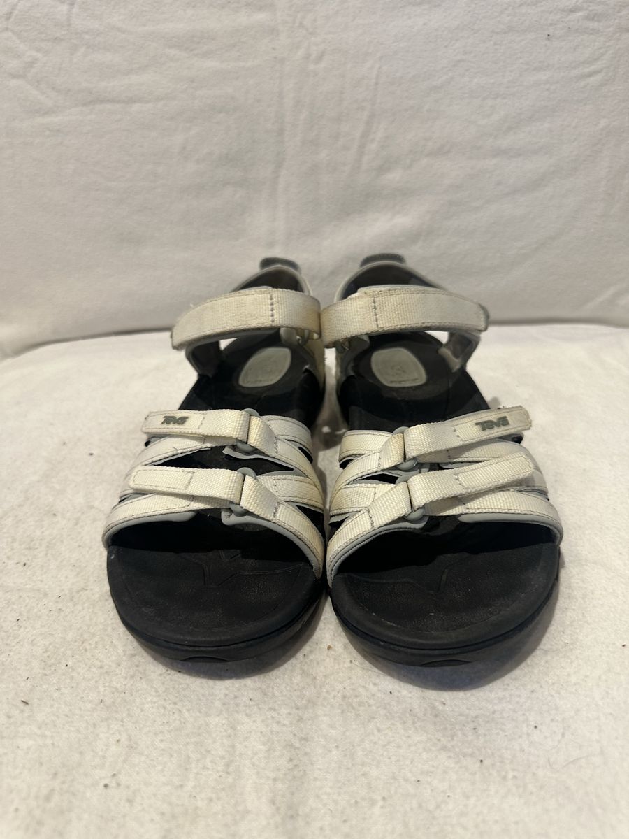 Teva women’s size 6.5 cream sports sandals