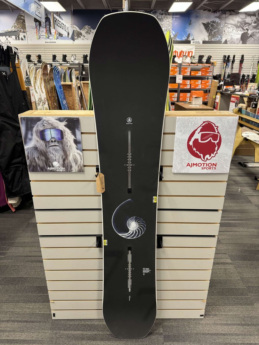 Burton Family Tree: Hometown Hero 160cm Wide Snowboard - Lightly Used (2026)