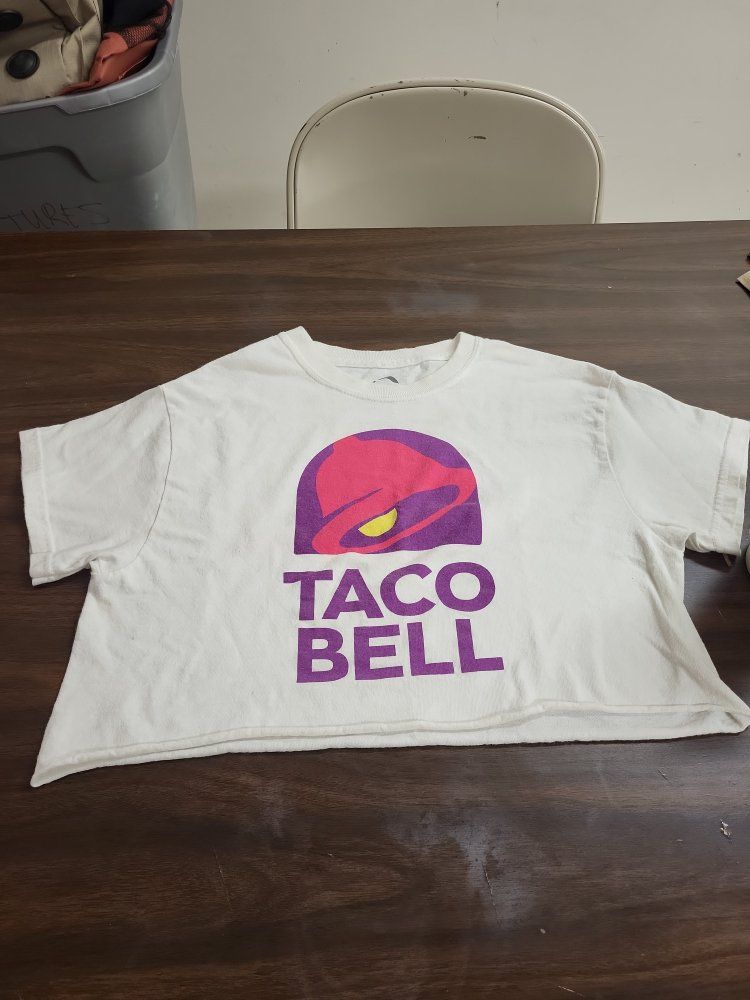Junior's size Small Taco Bell Crop Top shirt