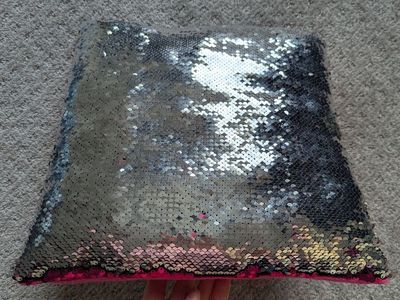 Pink/silver color-changing sequin decor pillow