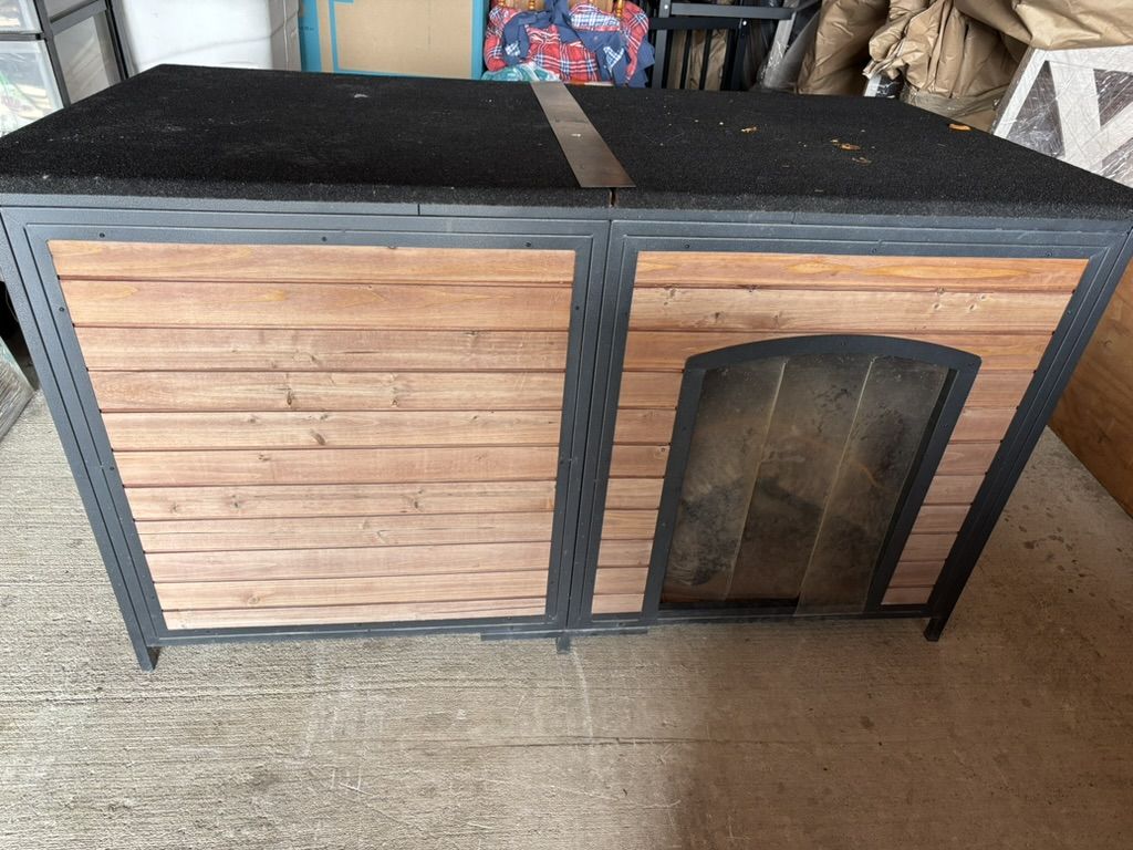 Dog House - Insulated