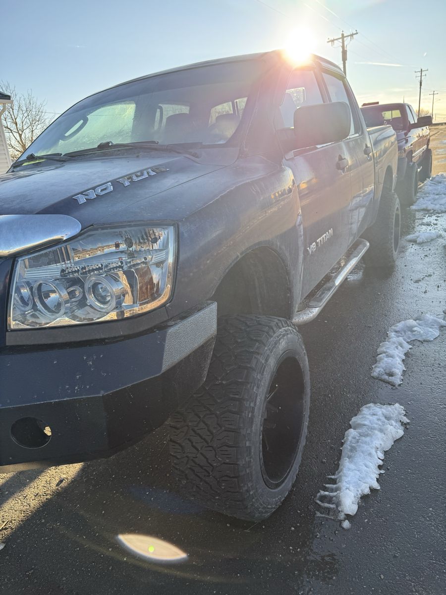 2008 NISSAN TITAN SE