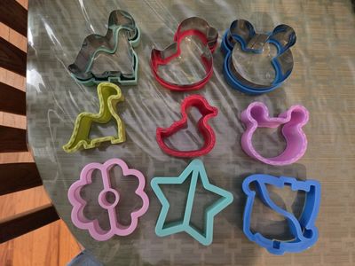 Sandwich cutters