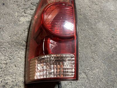 05-15 toyota tacoma tail light