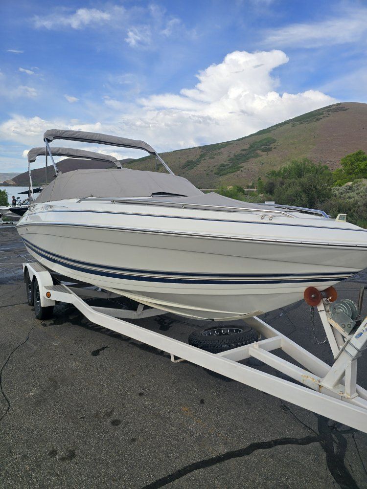 formula Boat - Immaculate Condition with JL Audio sound system clean title