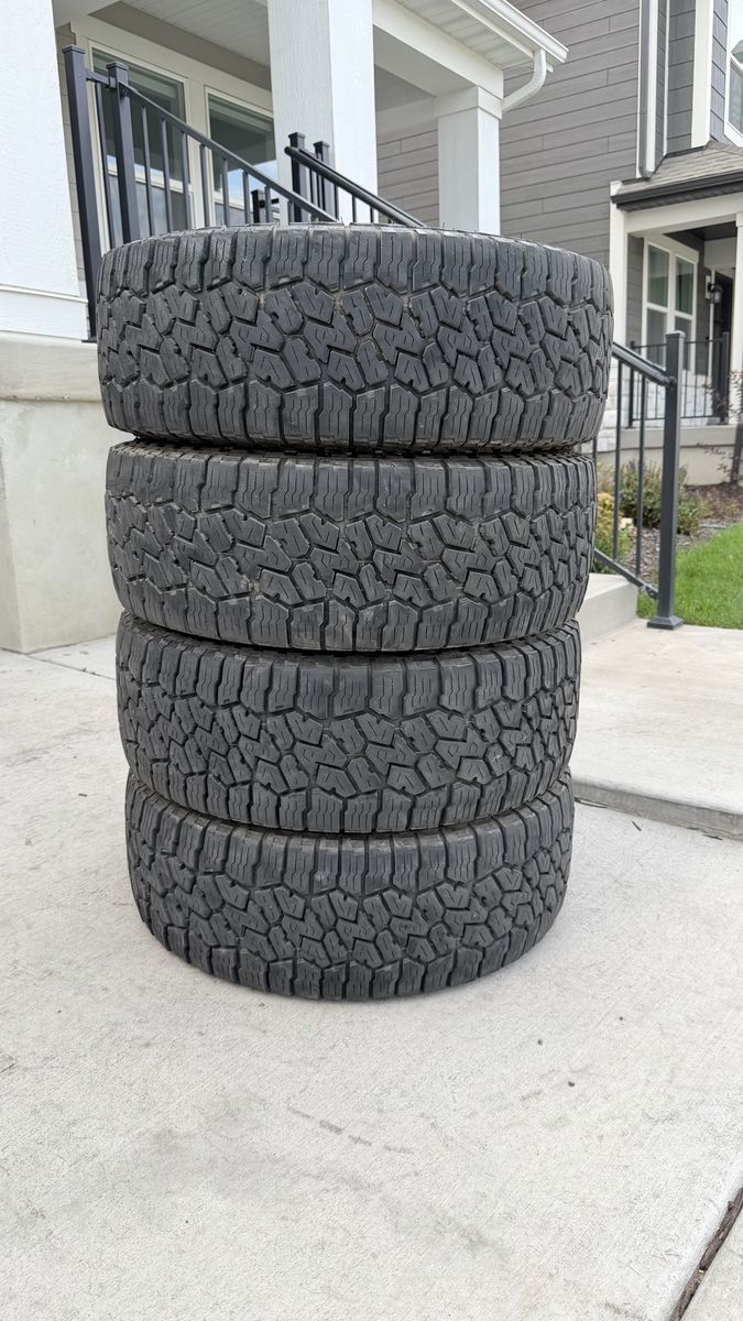 285/70R17 Falken Wildpeak AT3W like new