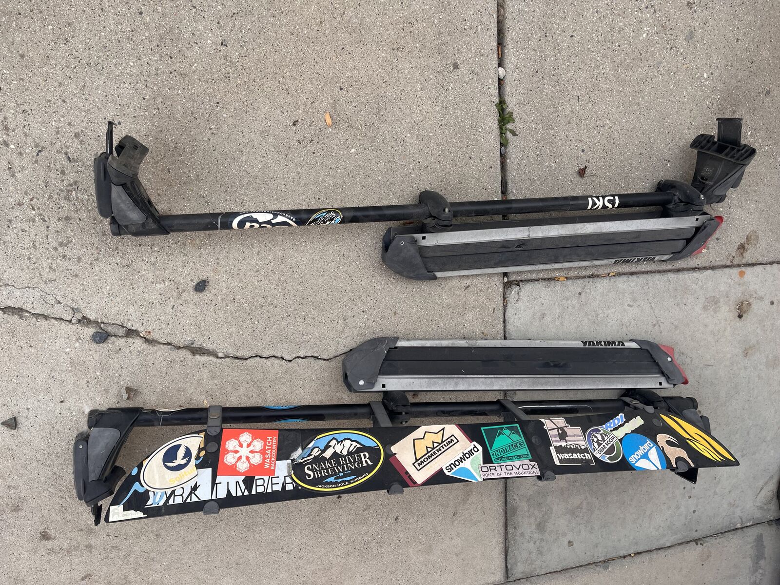 Yakima roof rack with wind visor