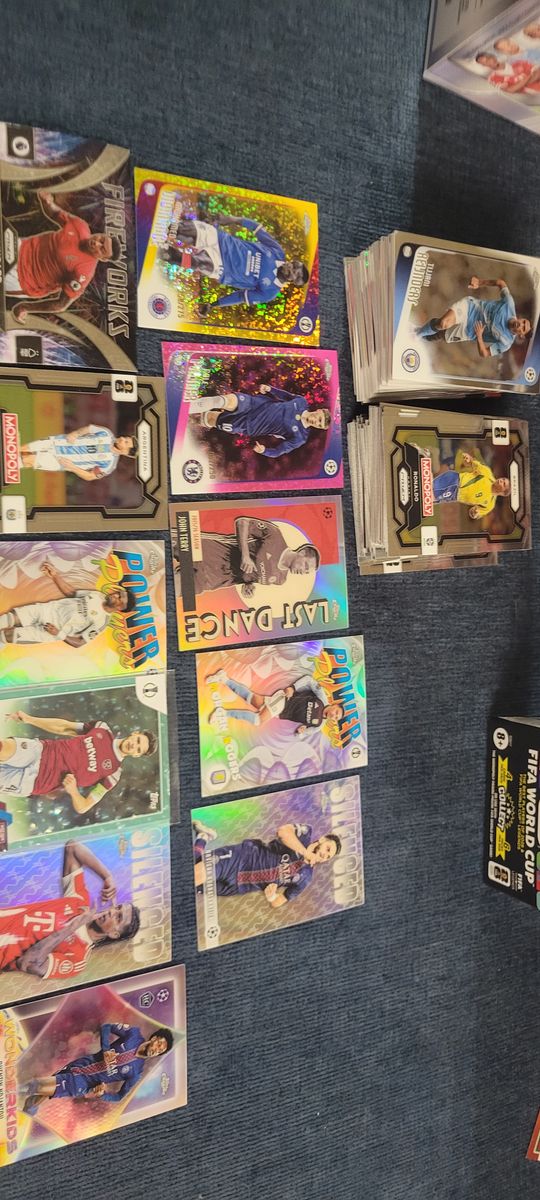 2026 prizm and topps chrome soccer. Messi, vini Jr, refractor and numbered