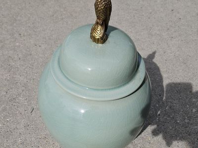 Beautiful 16" x 8" light teal with artistic grazin