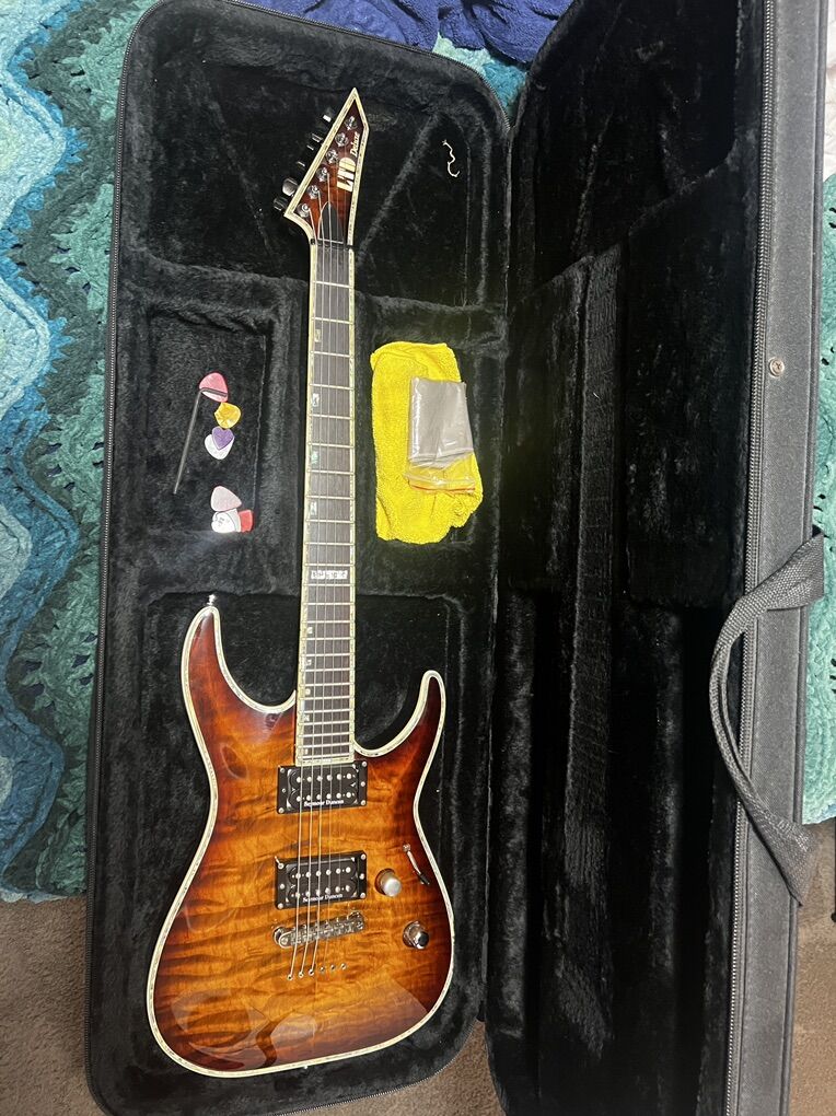 LTD MH-1000 Guitar + Hardcase