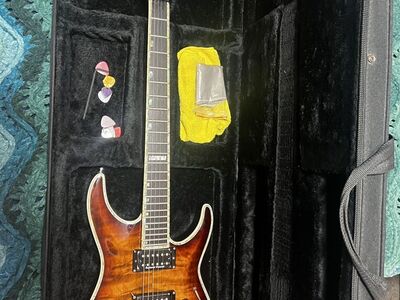LTD MH-1000 Guitar + Hardcase