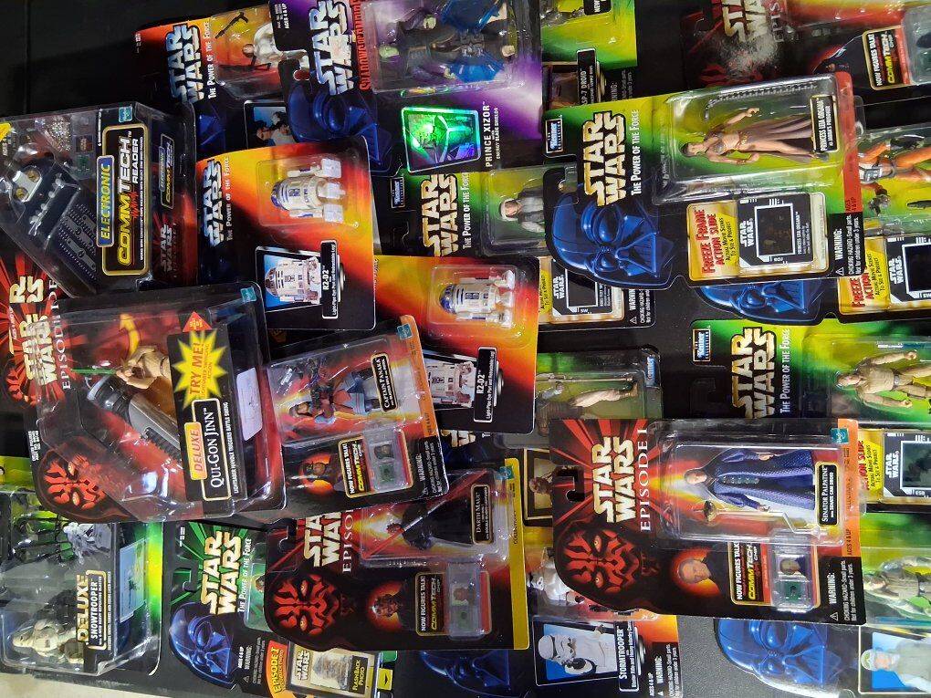 Huge lot of Star Wars Figures from 90s in box