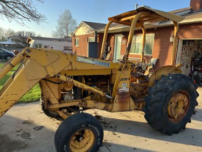 1982 John Deere tractor 300B
