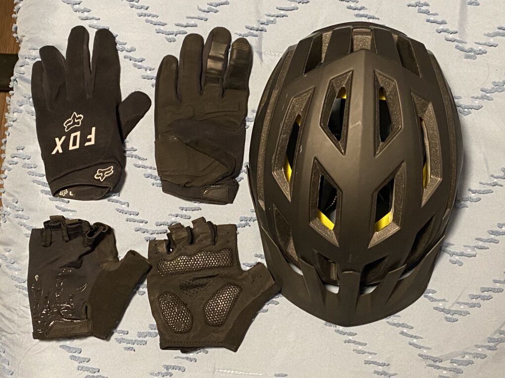 Specialized Large Helmet