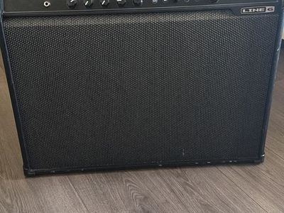 Line 6 Spider V 240 Guitar Amp with FBV 3 Foot Controller