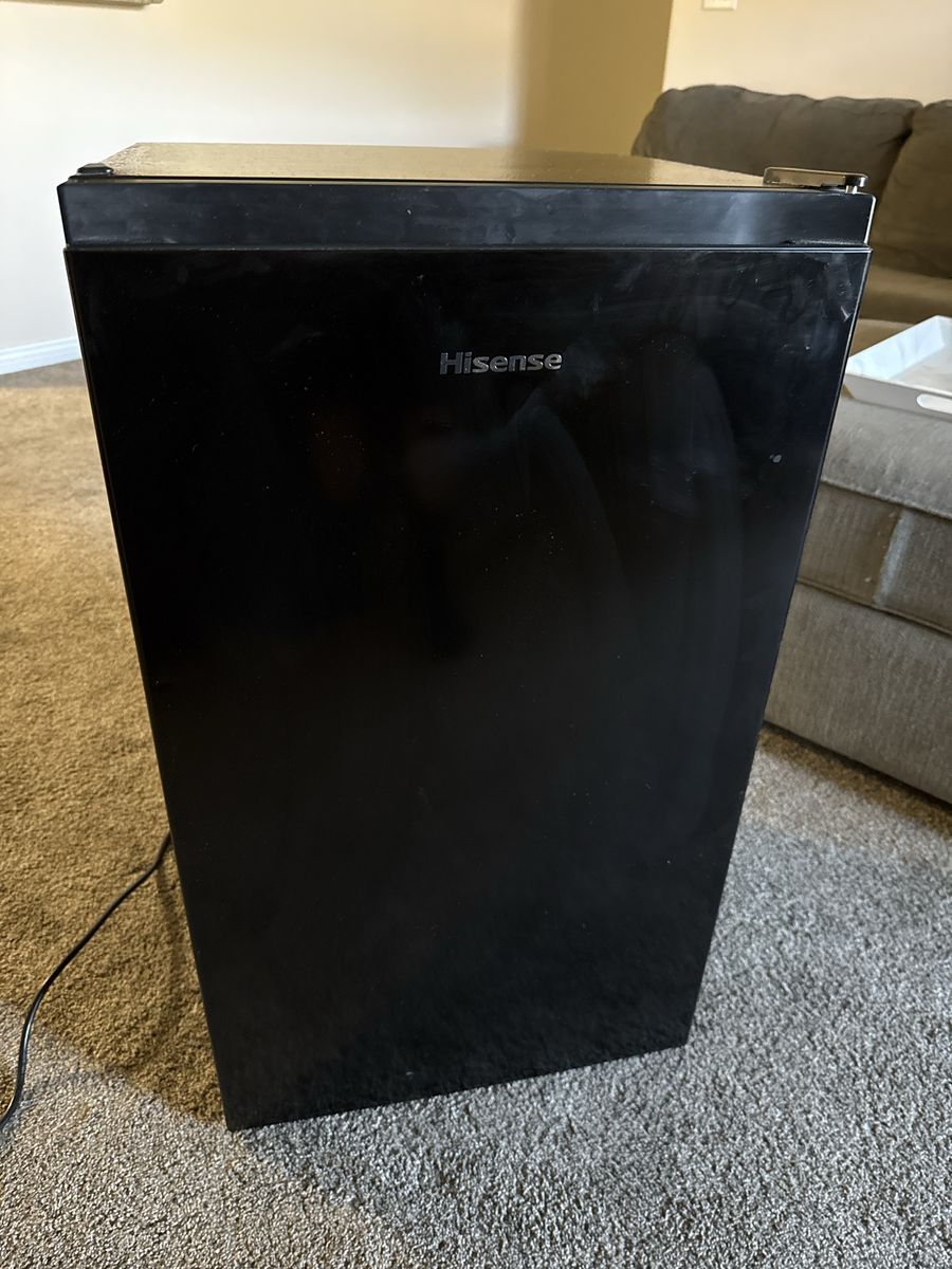 Hisense Mini Refrigerator