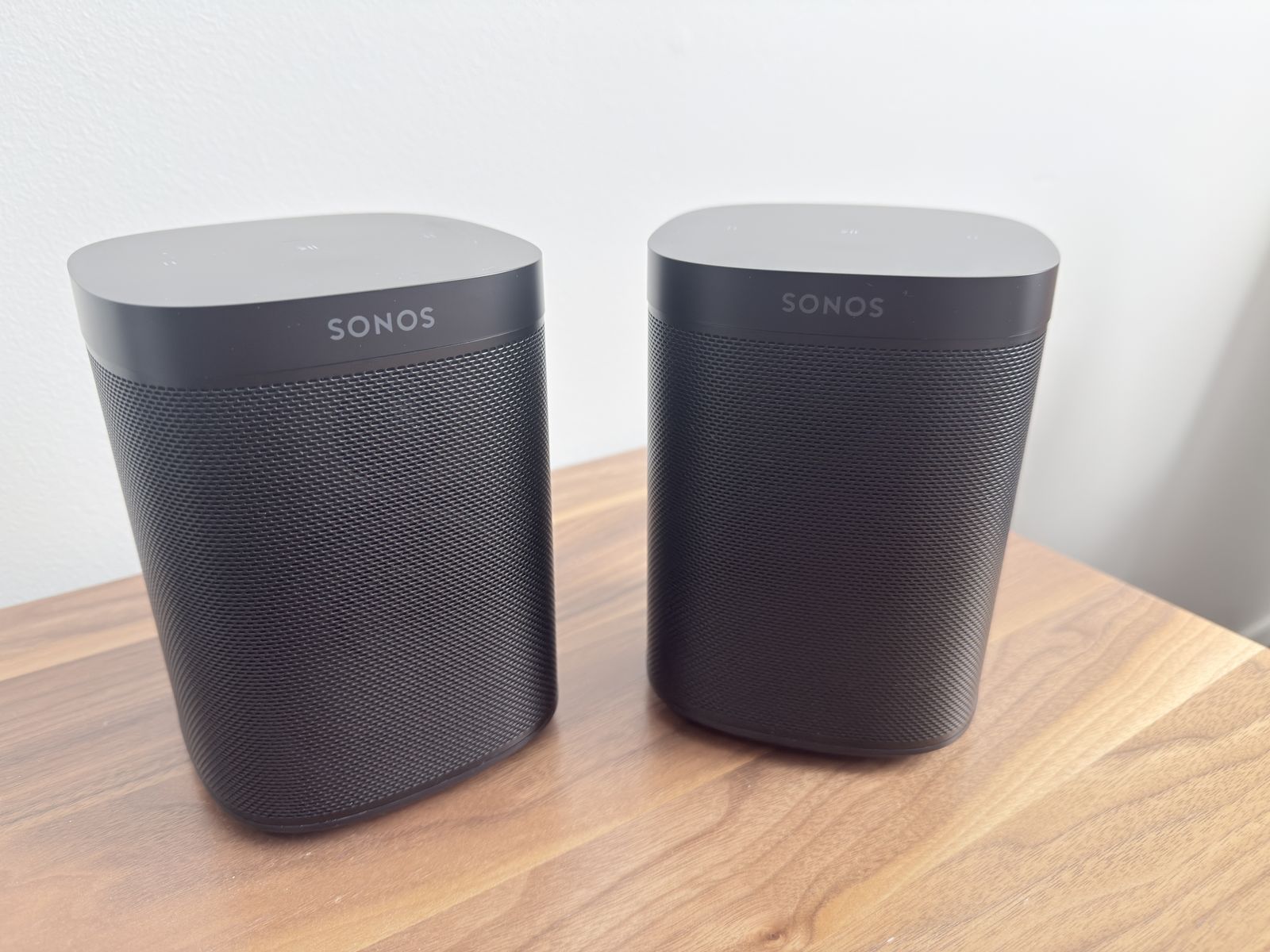 Sonos One SL Speaker Pair + Official Sonos Floor Stands (Excellent Condition)