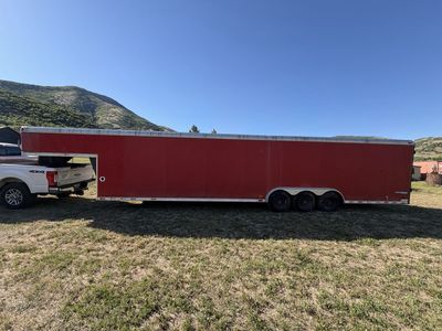40’ enclosed trailer