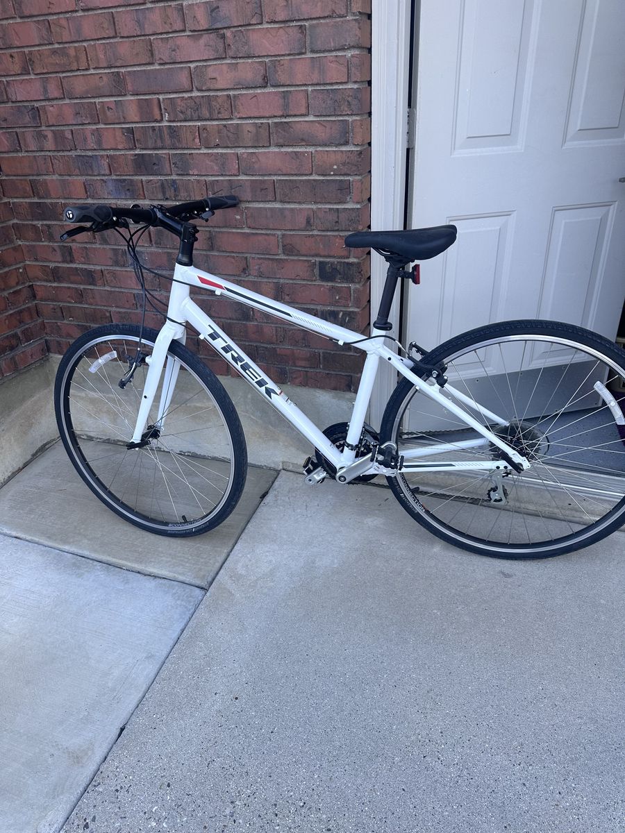 Trek FS2 WSD Hybrid Bike, Excellent like new Condition