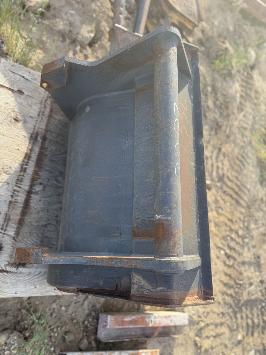 Main image 13