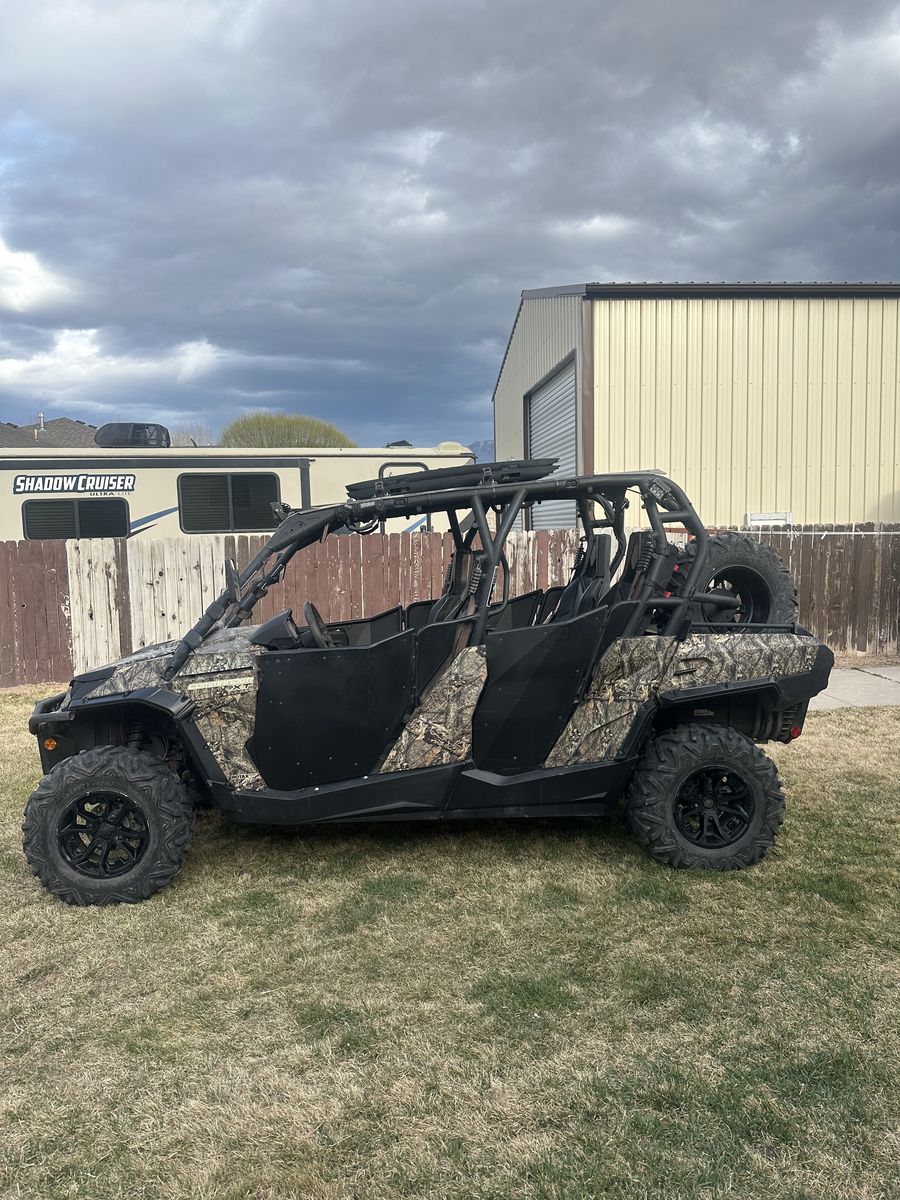 Can-Am Commander Xt 1000 4 Seater