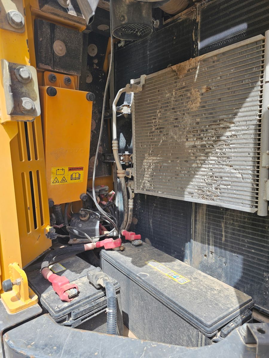 Main image 5