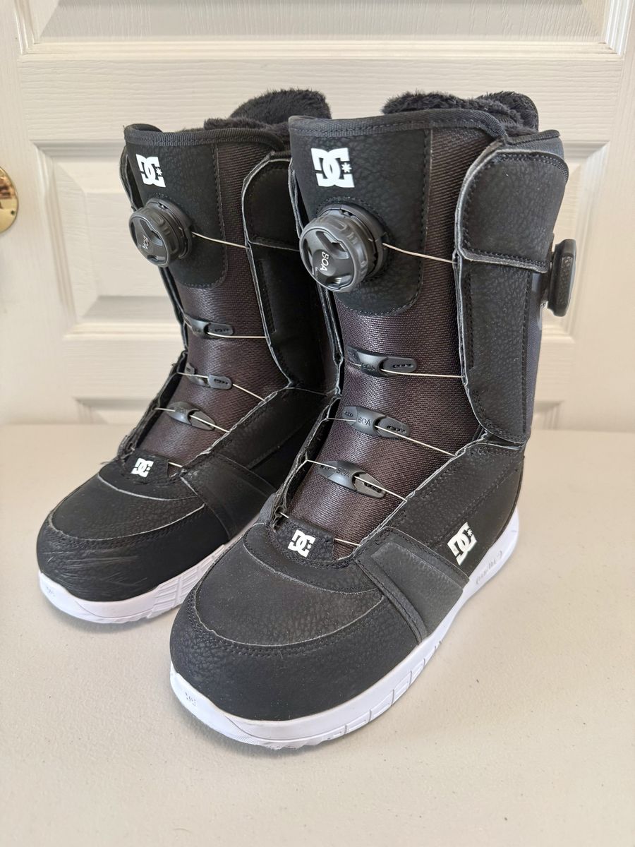 Women’s 8.5 DC Lotus BOA Snowboard Boots