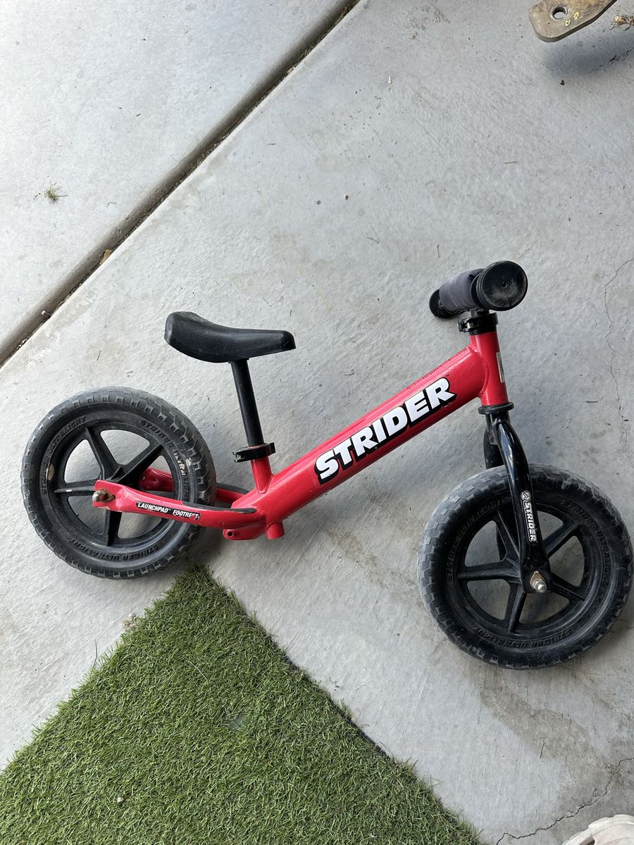 Strider 12 Classic Balance Bike - Red, No Pedal Learn-to-Ride Toddler Bicycle