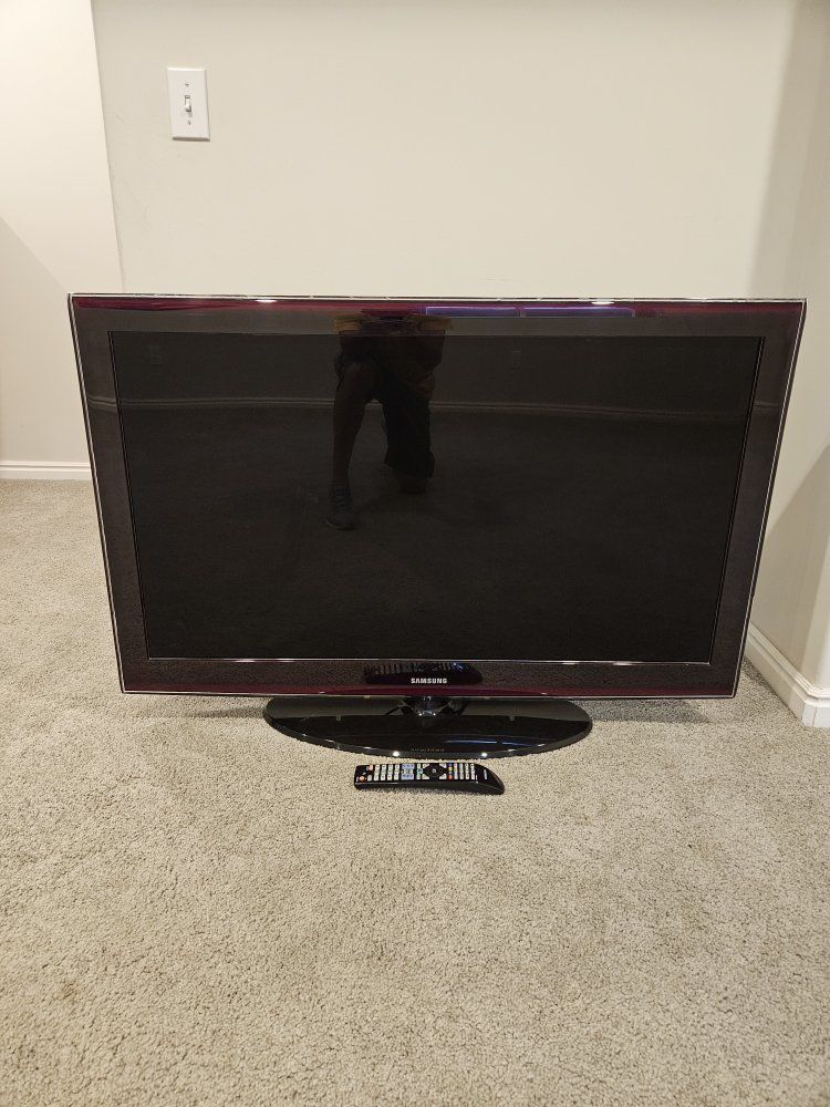 Samsung LN46A650A1F 46" Series 6 650 Full HD 1080p LCD Television with Remote