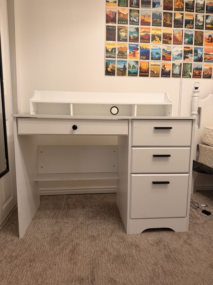 White Desk with Drawers & Hutch