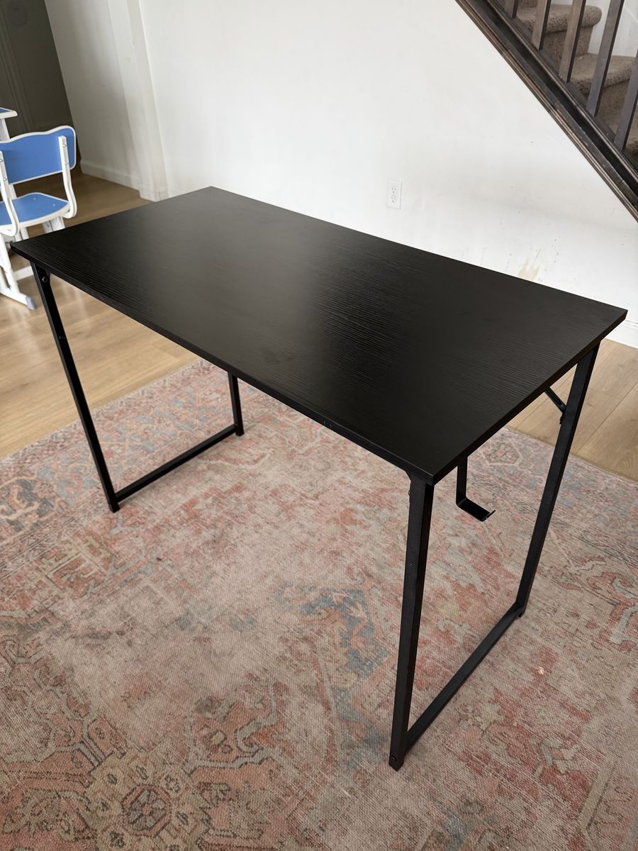 Computer desk